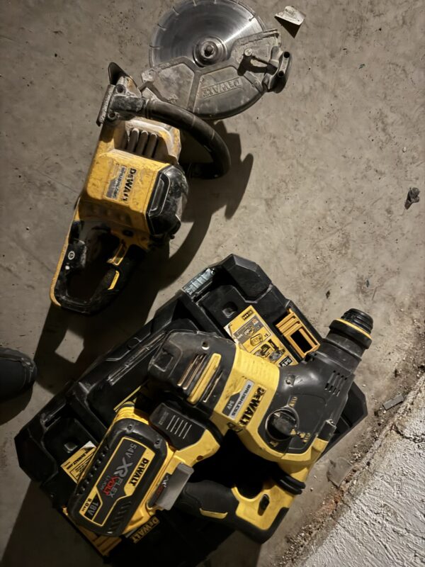 Trapan dhe Sharr betonit Dewalt