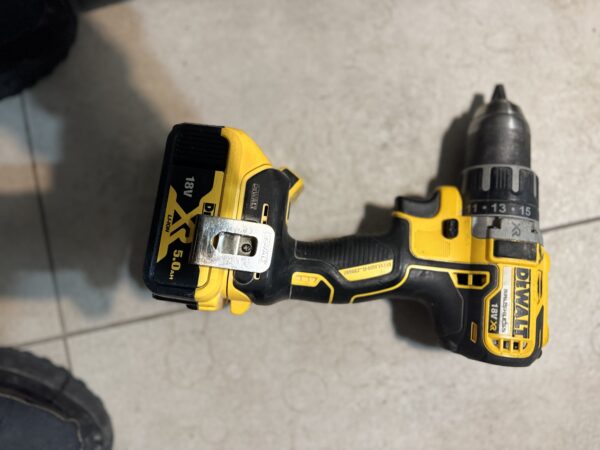 Vidator Dewalt pa mbushes