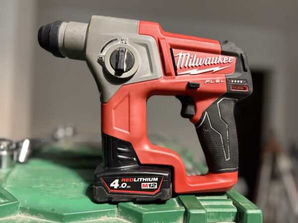 Trapan Millwaukee 12 v